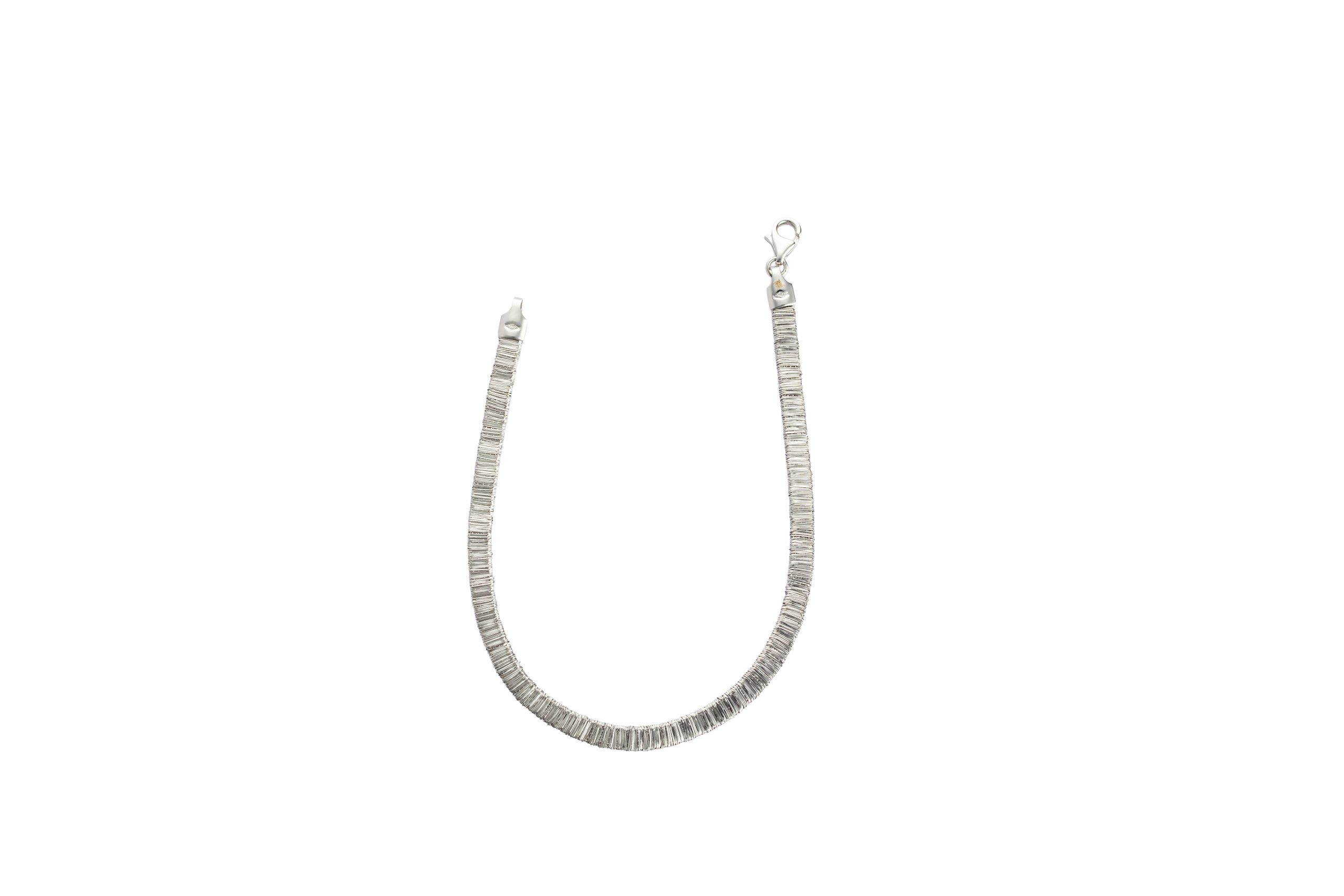 85 اسوارة حرير نحيف فضي - الصورة 1