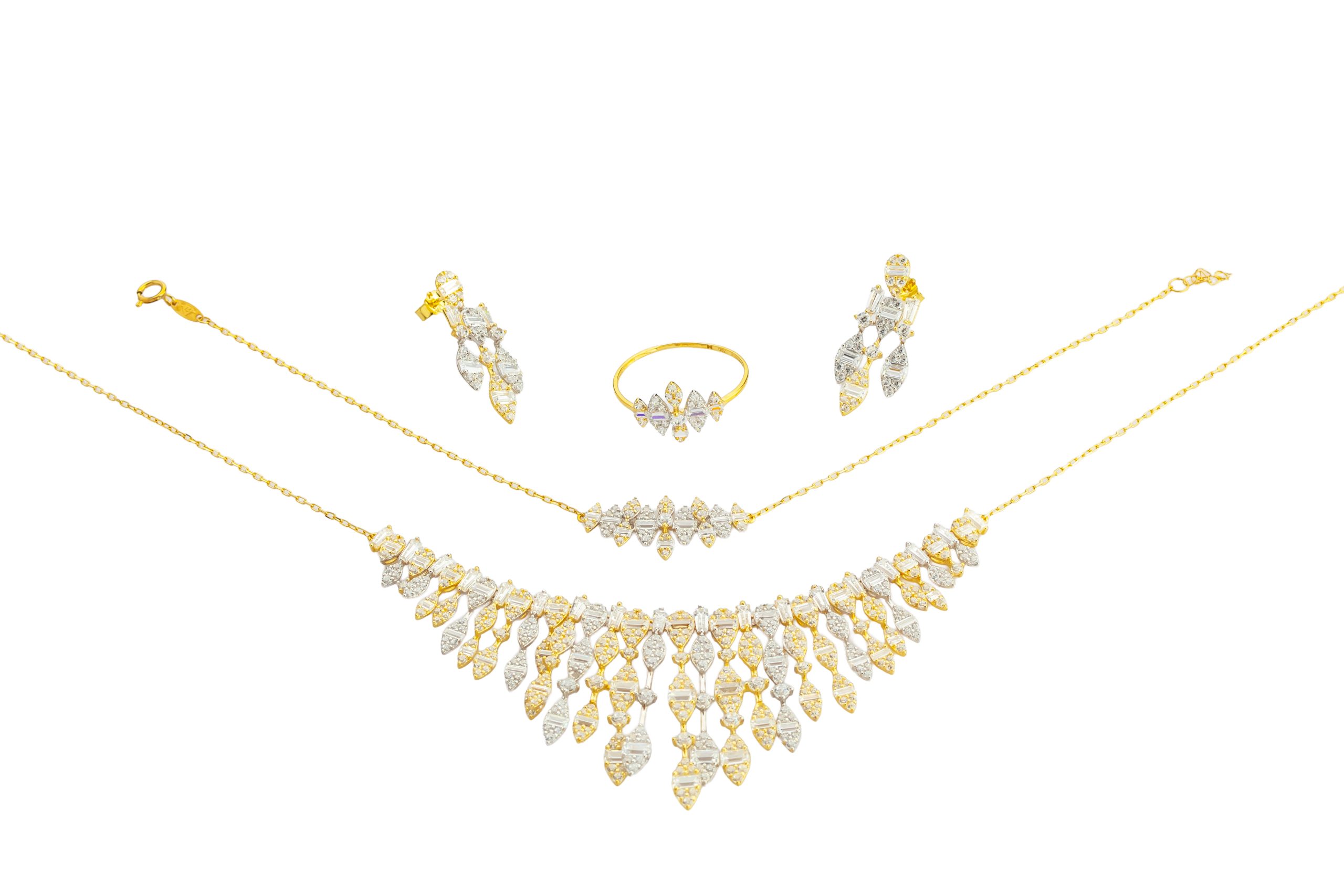 e4 طقم زركون فضي وذهبي - الصورة 1